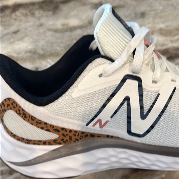 New Balance White and Black Sneakers with Leopard Accent - Picture 5 of 7